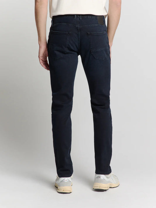 712 Tapered Jean