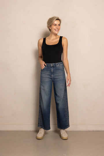 Hyra Wide Leg Jean - Mid-Rise
